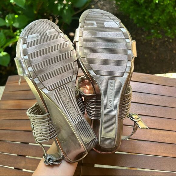 Kenneth Cole Reaction Pewter Heels Size 7.5 women - Picture 9 of 16